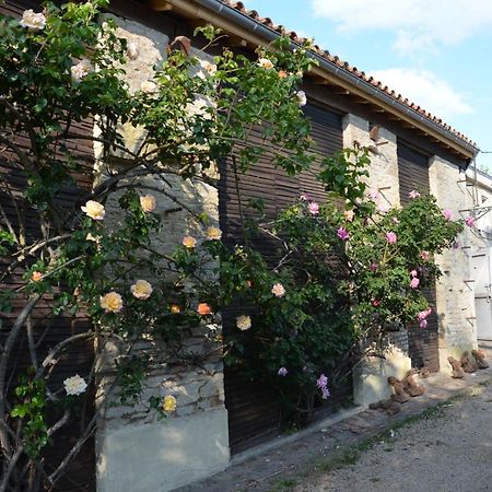 La Maison Des Herons Le Vanneau-Irleau Exterior foto